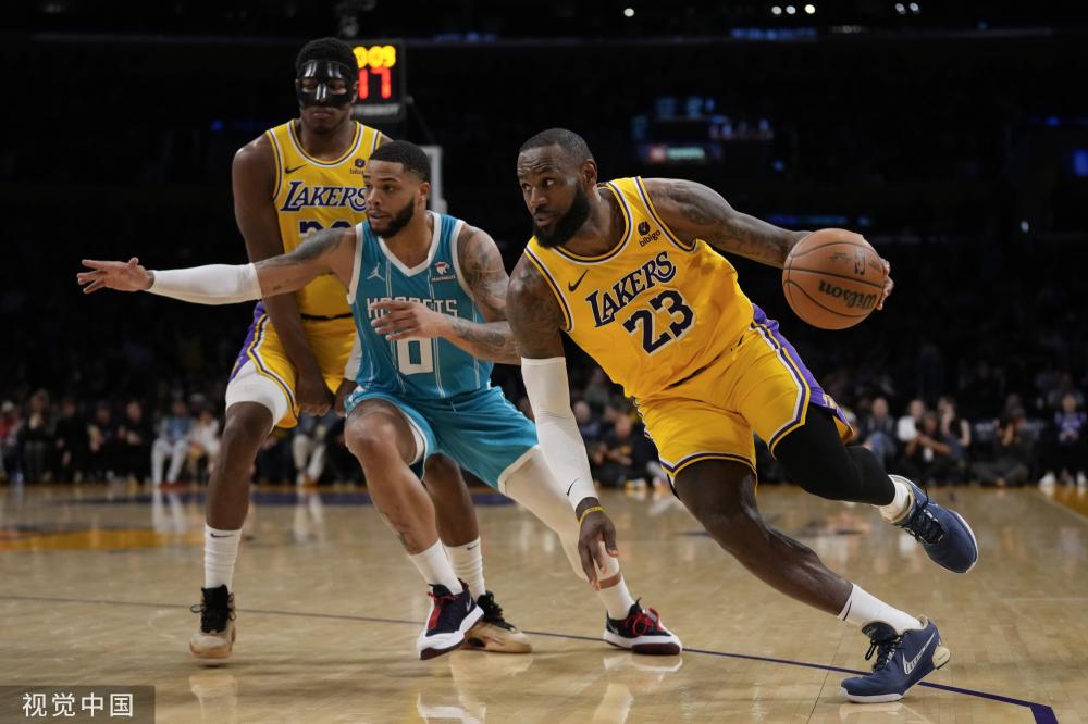 桑诺夫以其 桑诺夫以其